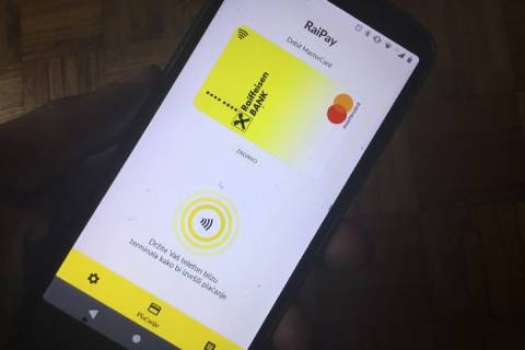 Raiffeisen vlasnicima Mastercarda ponudio plaćanje mobitelom